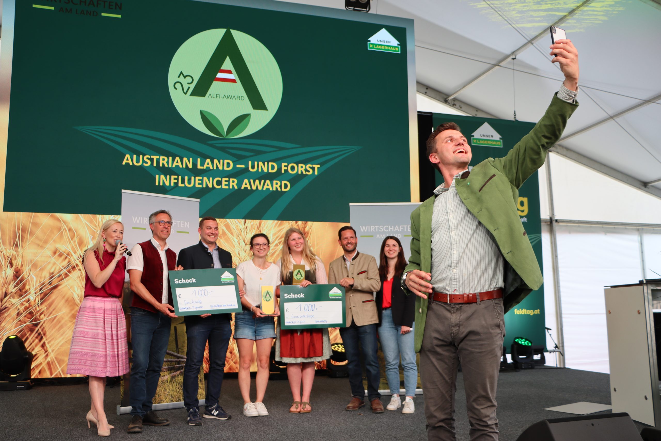 Read more about the article Agrar-Influencer vor den Vorhang: Erster ALFI-Award beim Lagerhaus Feldtag 2023 vergeben
